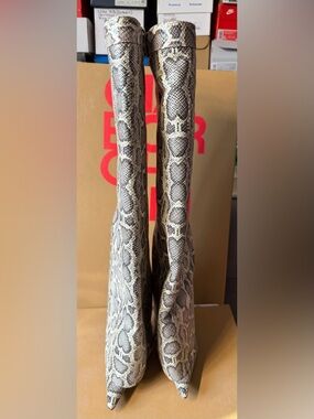 Gia Borghini Florence Synthetic Python 9050, Size EU/IT 36, US 6, UK 3 NIB